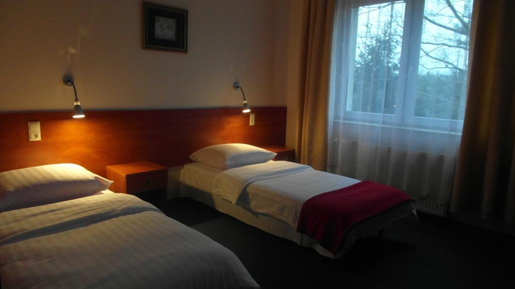 ורשה Hotel Julianow מראה חיצוני תמונה