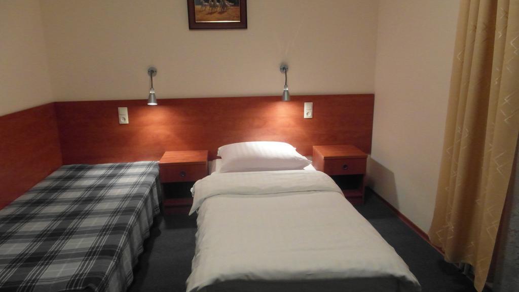 ורשה Hotel Julianow חדר תמונה
