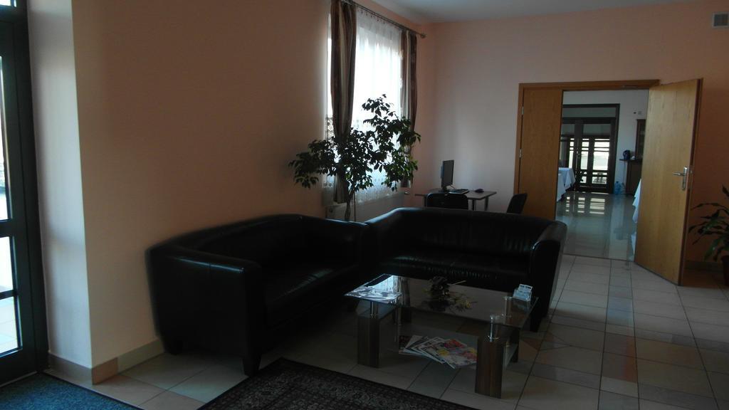 ורשה Hotel Julianow מראה חיצוני תמונה
