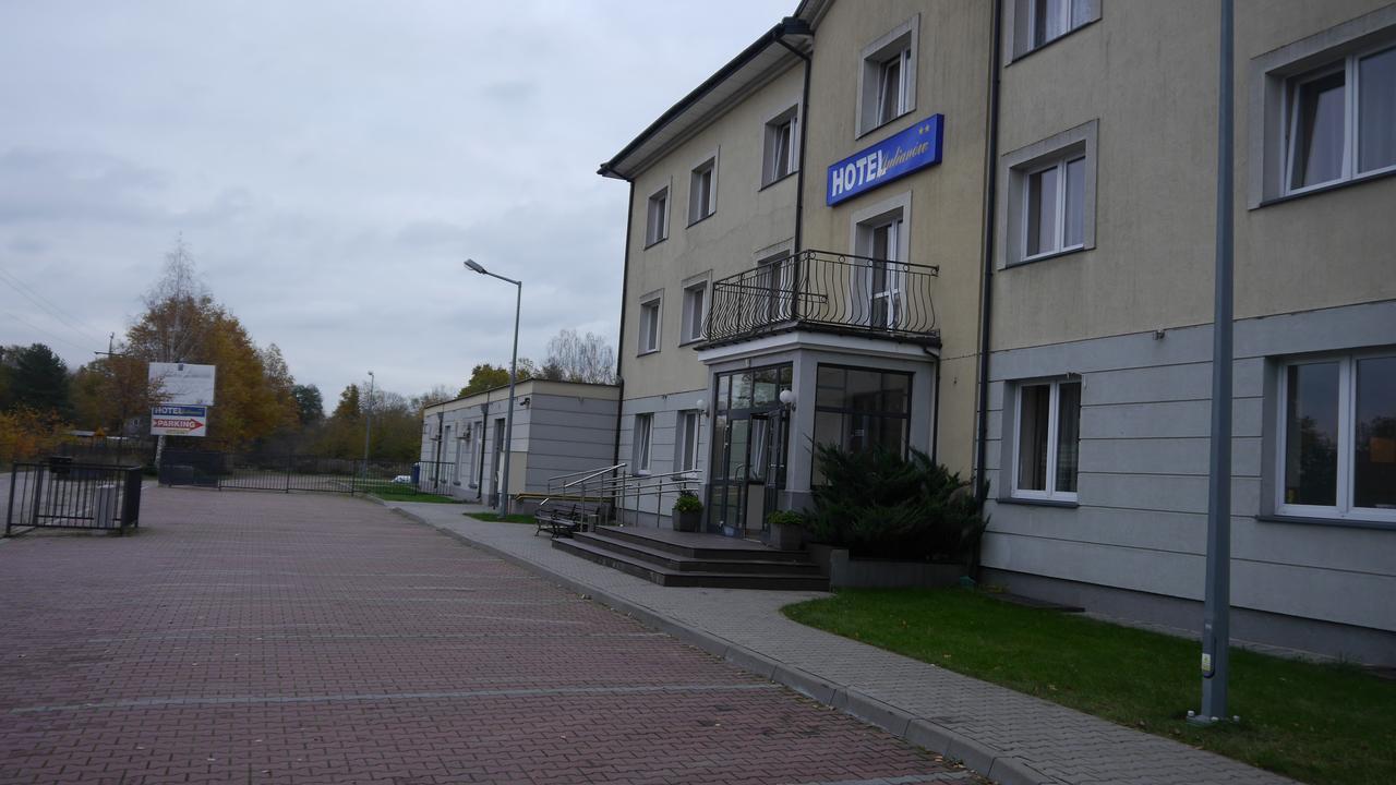 ורשה Hotel Julianow מראה חיצוני תמונה