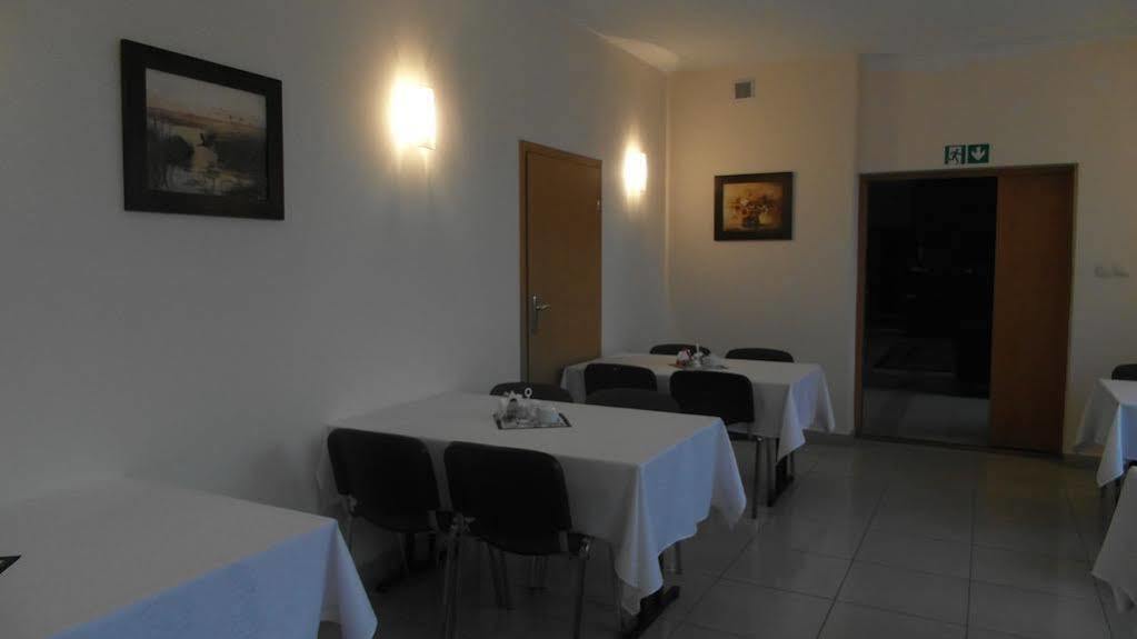ורשה Hotel Julianow מראה חיצוני תמונה