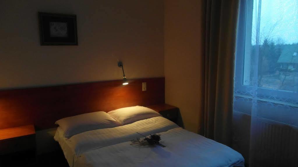 ורשה Hotel Julianow מראה חיצוני תמונה